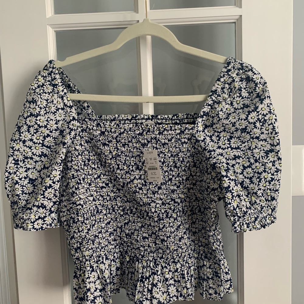 New with tags Jcrew Factory smocked navy blouse with daisy print